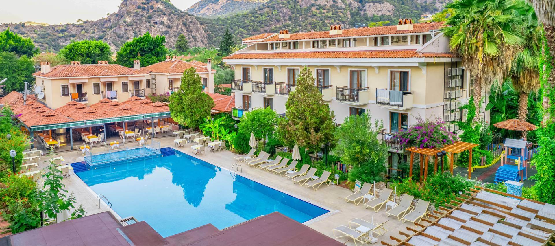 Perdikia Beach Hotel